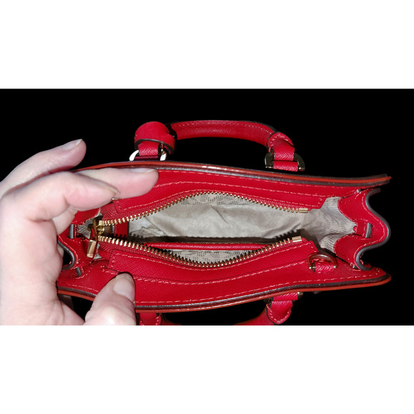 Michael Kors Mini Hamilton Crossbody - Picture 6 of 7